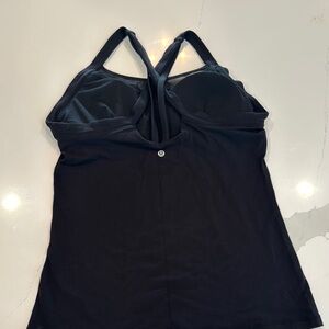 Lululemon Black Strappy Tank Top. Full padded support